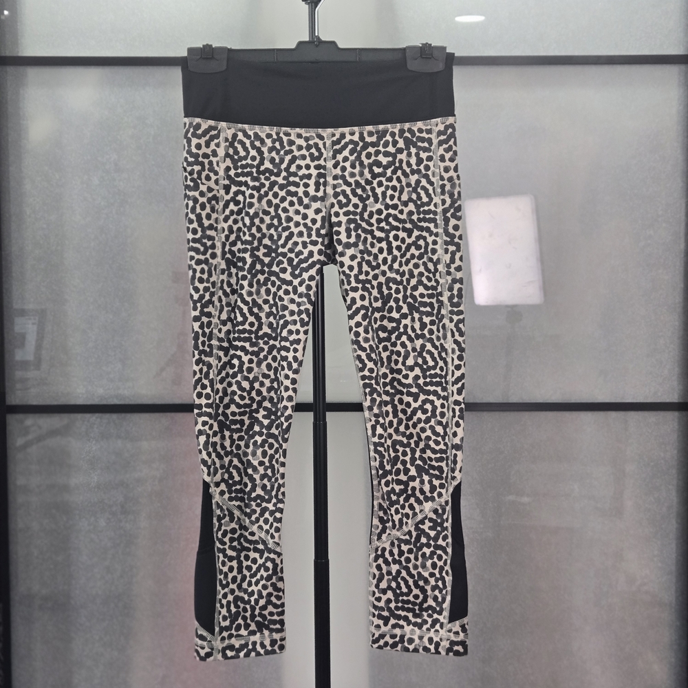 Lululemon Leopard Print Leggings with Black Accents Size 4